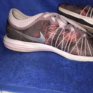 Nike Dual fusion hit tennis shoes size 9